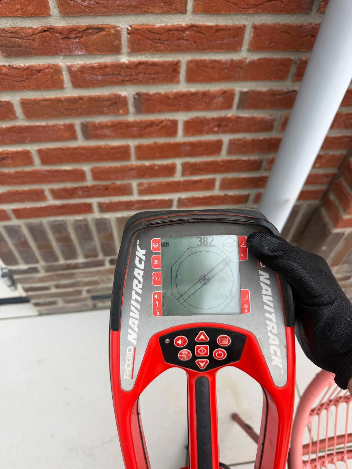 RIDGID NaviTrack locator voor het traceren van een leiding