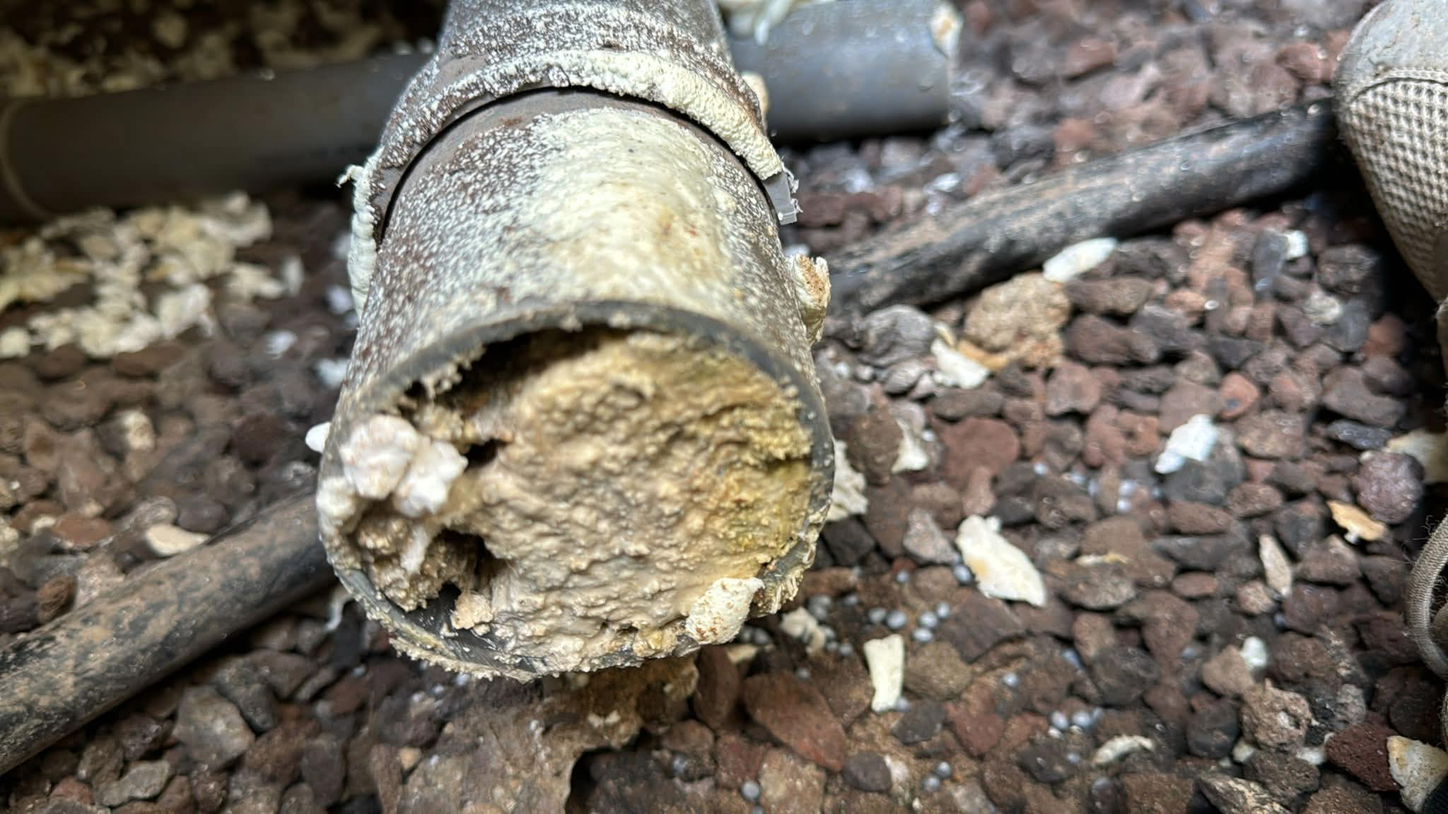 Vetophoping in de keukenleiding